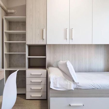 Italianway - Piazza Alboreto 72, Rozzano Zewnętrze zdjęcie