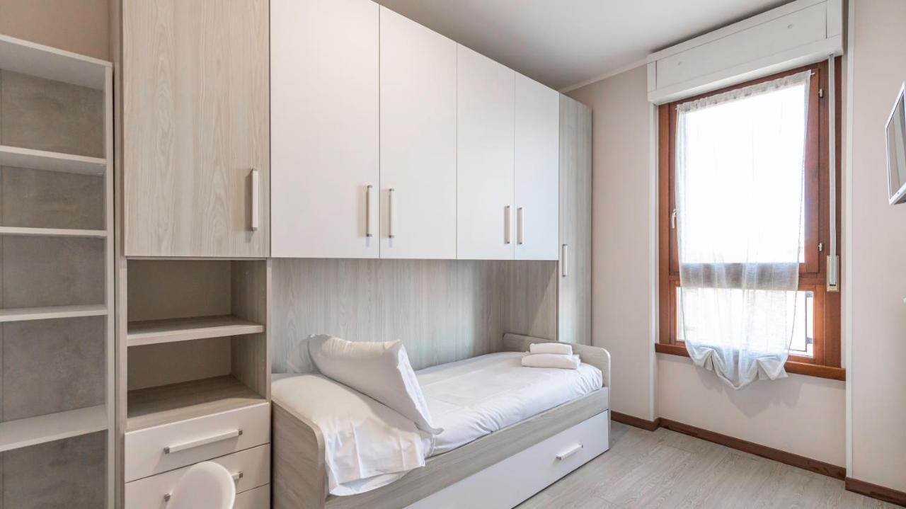 Italianway - Piazza Alboreto 72, Rozzano Zewnętrze zdjęcie